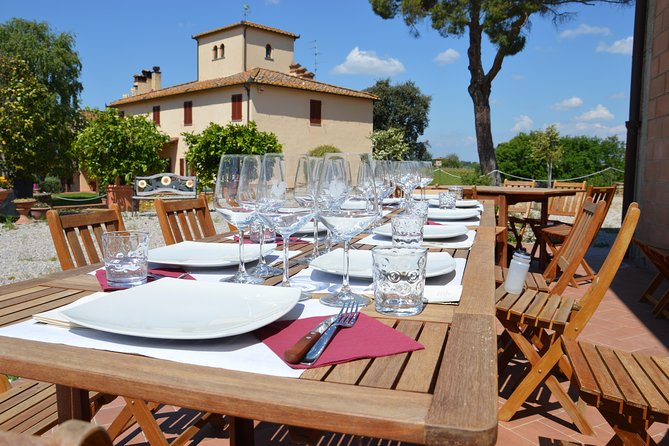 4 Wines Tasting with 2 Tuscan Cheeses & Tour at the winery - What to know before you book