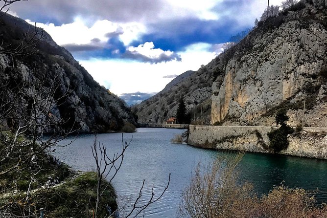 A day with the shepherd milking sheeps and making cheese in the National Park of Abruzzo - What the private format is really worth