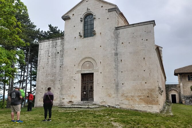 A day with the shepherd milking sheeps and making cheese in the National Park of Abruzzo - Who should book this day