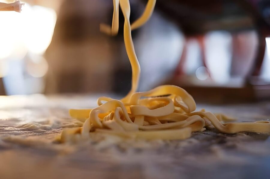 Amalfi: Learn how to make pasta, mozzarella and tiramisù! - Tasting organic wine while the dessert rests