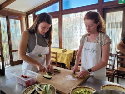 Make tagliatelle, mozzarella and tiramisù