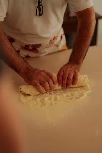 Amalfi: Tagliatelle, Mozzarella & Tiramisù Cooking Workshop - Eating lunch or dinner at the farm
