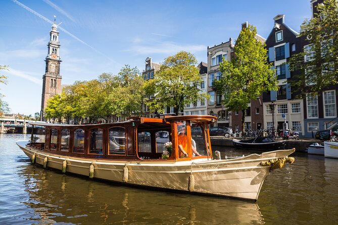 Amsterdam Canal Cruise with Cheese and Wine - What you actually get with the cheese and wine