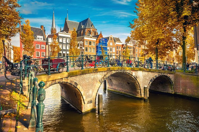 Amsterdam Classic Saloon Boat Cruise with Drinks and Cheese - The covered boat: cozy, useful, and not perfect