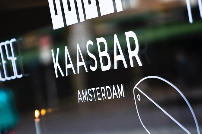 Amsterdam: Dutch Cheese and Wine Tasting Cruise - The atmosphere on board