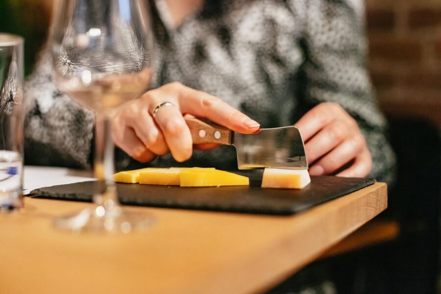 Amsterdam: Dutch Cheese Tasting Experience with Wine - The upstairs room and access details