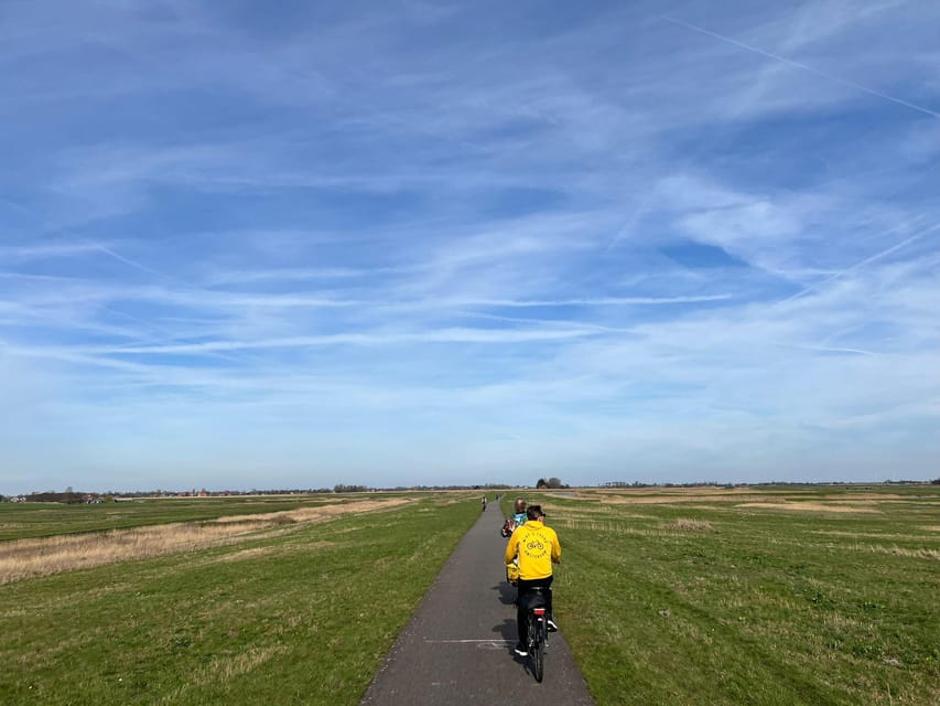 Amsterdam: Dutch Countryside E-Bike with Cheese & Clogs - Monnickendam brings a harbor and more history