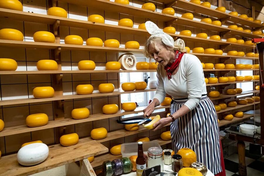 Amsterdam: Experience Zaanse Schans Windmills & Cheese Farm - Walking Among the Windmills