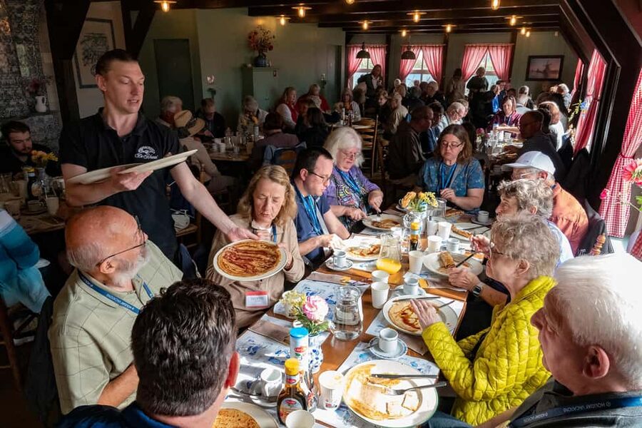 Amsterdam: Experience Zaanse Schans Windmills & Cheese Farm - Cheese Making and the Henri Willig Stop