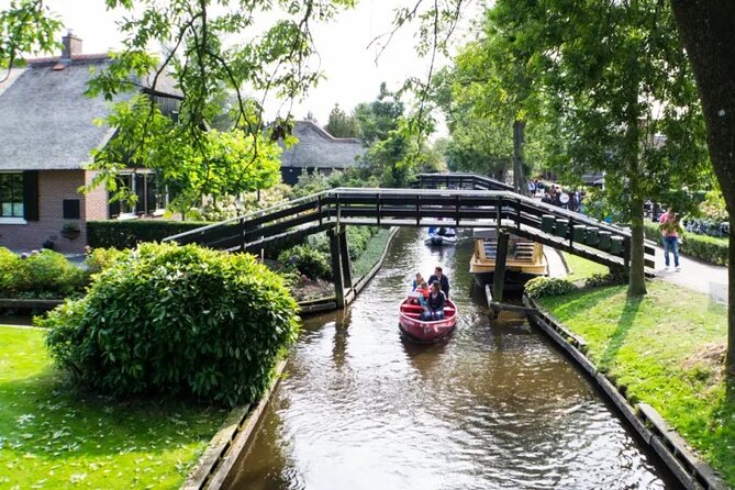 Amsterdam: Giethoorn Tour Scenic Cruise, Cheese & Free Time - Why Giethoorn Works as an Amsterdam Day Trip