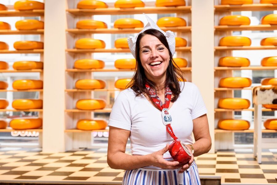 Amsterdam: Premium Henri Willig Cheese Tasting Experience - Ten cheeses in the heart of old Amsterdam