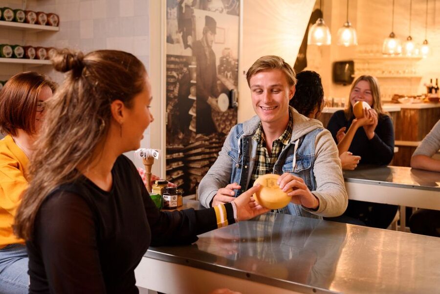 Amsterdam: Premium Henri Willig Cheese Tasting Experience - Stairs, timing, and other practical details
