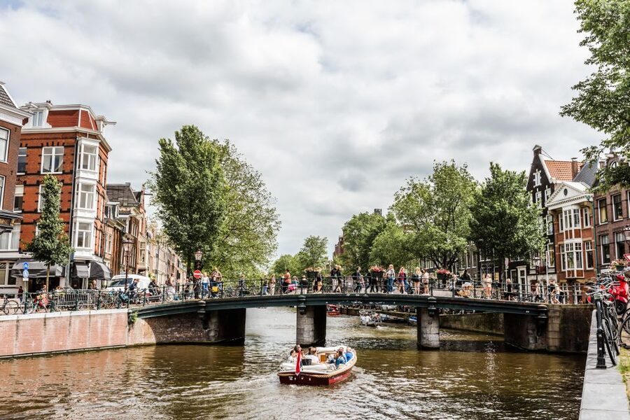 Amsterdam: Private Cheese and Beer Tour - Four tastings, from cheese boards to fondue