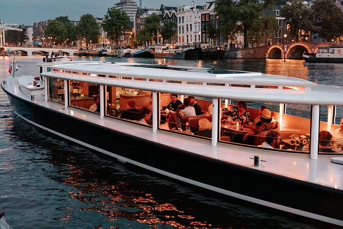 Amsterdam Small-Group Evening Canal Cruise Including Wine, Craft Beer, Cheese - Why an evening boat ride works so well in Amsterdam