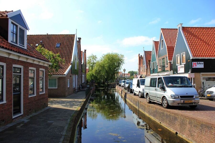 Amsterdam: Volendam, Windmill, and Cheese Farm Private Tour - What makes Zaanse Schans worth the stop