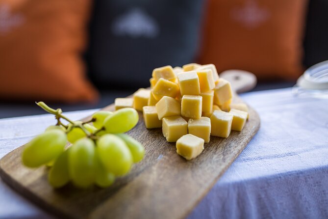Amsterdam Walking Tour and Cruise with Drinks and Cheese Tasting - Begijnhof: a quiet pause near Spui