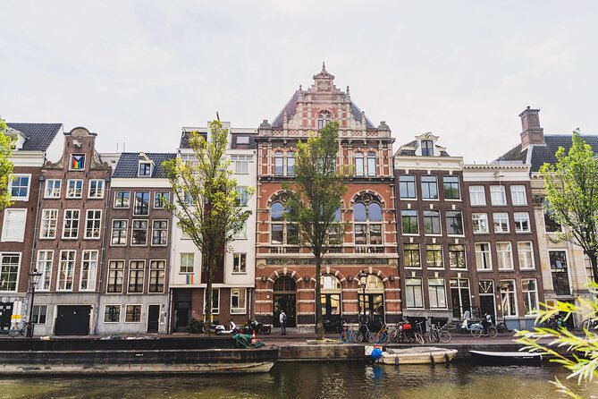 Amsterdam Walking Tour with Cheese Tasting - Old Amsterdam Cheese Store and the final tasting