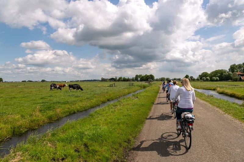 Amsterdam: Windmill, Cheese, and Countryside E-Bike Tour - D’Admiraal Windmill and the first country views