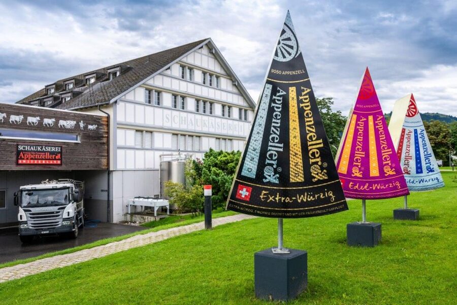 Appenzell: Appenzeller Demonstration Dairy Ticket & Tastings - Mixing herbs to make a useful souvenir