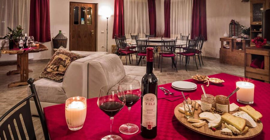 Assisi: Organic Wine and Cheese Tasting - Walking through fifty-year-old vines and olive groves