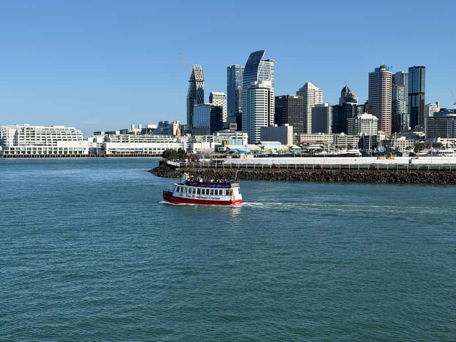 Auckland: Scenic Wine and Cheese Harbour Cruise - Why a Harbour Cruise Works So Well in Auckland