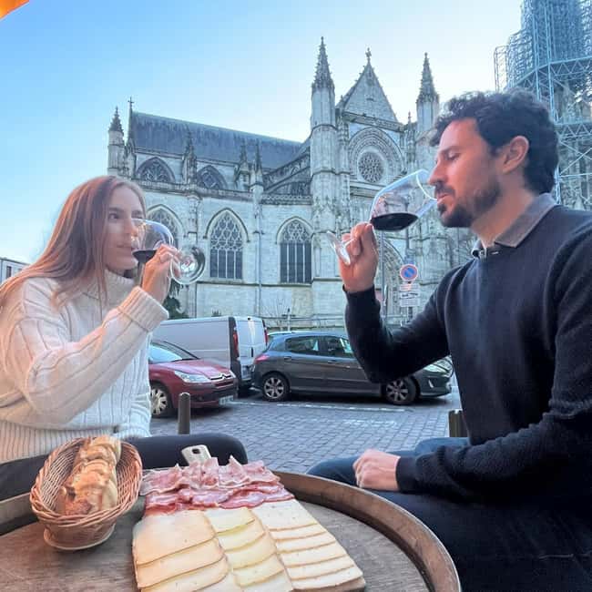 Blind Tasting: 4 Bordeaux Natural Wine + Cheese experience - A Friendly Teaching Style Makes the Difference