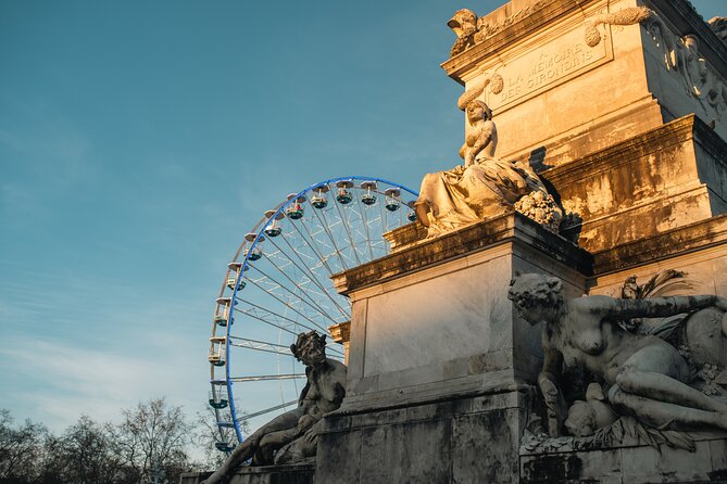 Bordeaux Food Tour : Sweets, Cheese & Wine pairing workshop - The Grosse Cloche and an unusual city gate