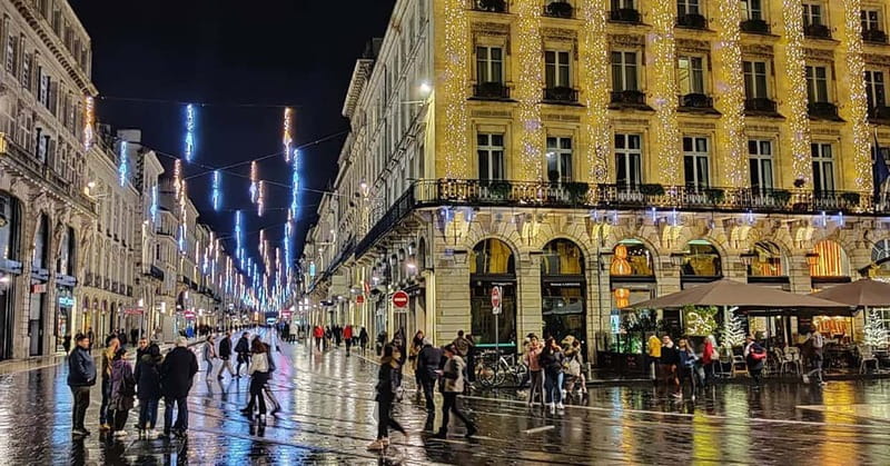 Bordeaux Night Walk ending with Wine and cheese Tasting - Place de la Victoire and the evening atmosphere