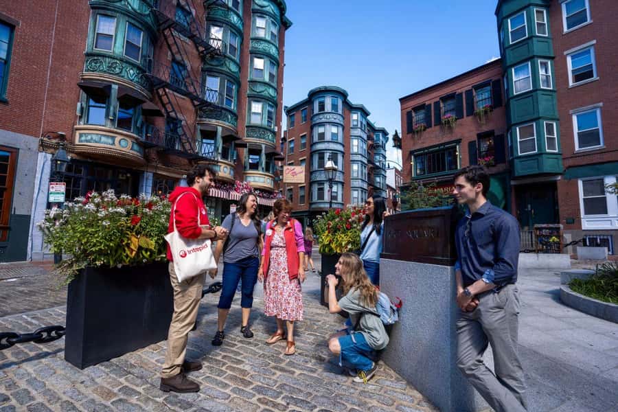 Boston: North End Food Experience with Pizza, Meats & Cheese - Walking, weather, and dietary planning
