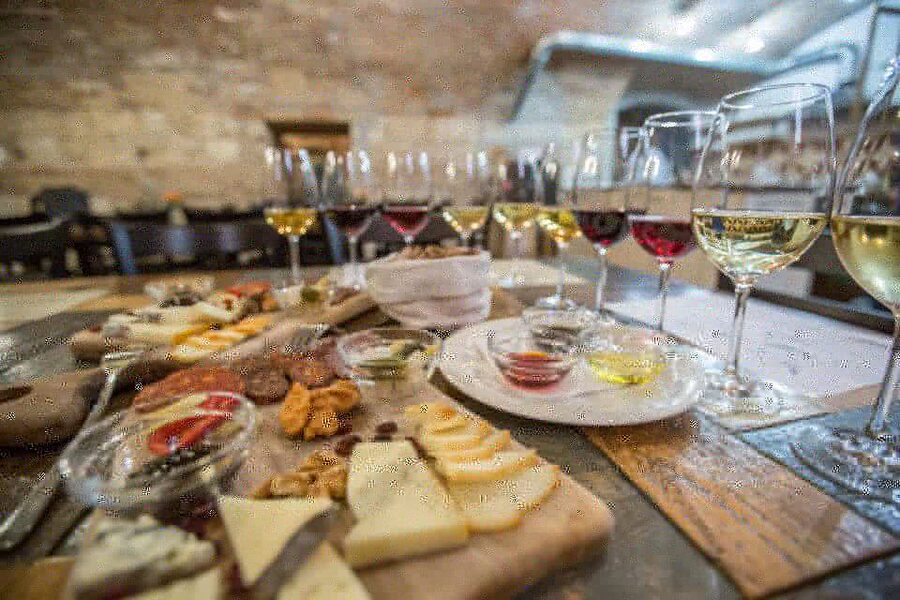 Budapest: Wine, Cheese, and Charcuterie Tasting - A 90-minute schedule that fits a Budapest afternoon