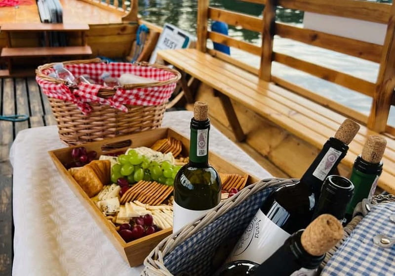 Bydgoszcz: River Cruise with local Wine and Cheese Tasting - Why a one-hour Brda River cruise works so well