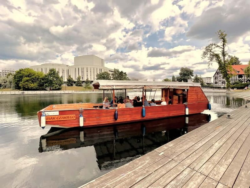 Bydgoszcz: River Cruise with local Wine and Cheese Tasting - What families should expect on board