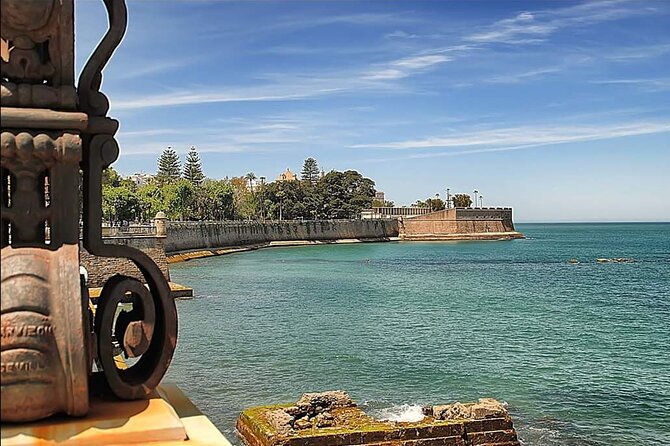 Cadiz Shore Excursion: Scenic & walking tour with cheese and sherry tasting - Who should book this Cádiz excursion?