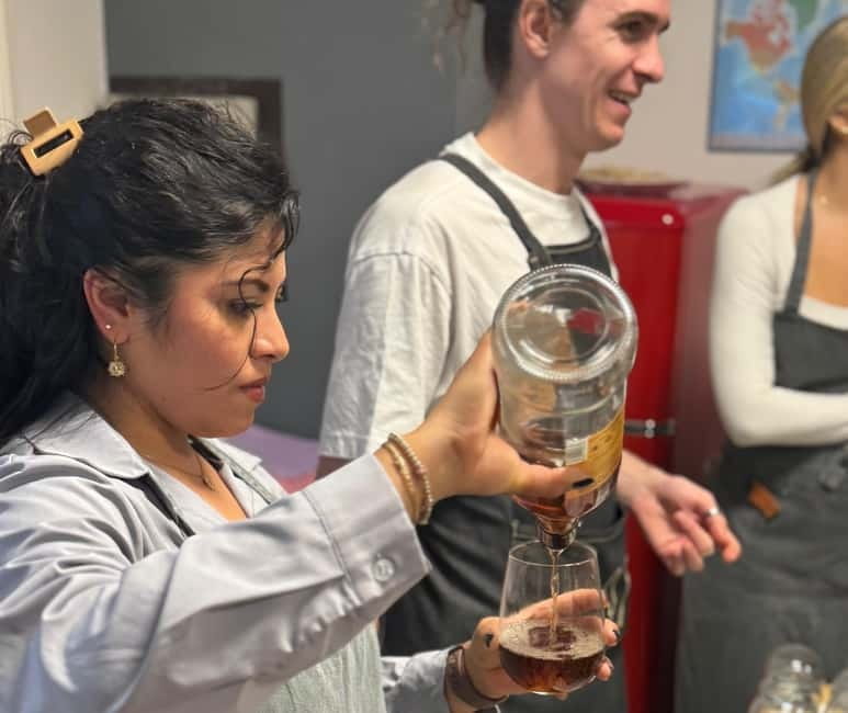Central Madrid: Sangría Workshop & Tasting with Local Cheese - The room and meeting point