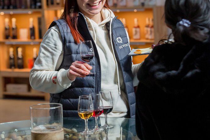 Cheese and Port Wine Pairing Activity - How the 40-minute visit unfolds