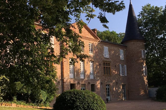 Cheese and Wine Accord Tour at Château de Champ-Renard - Arriving at Château de Champ-Renard near Blacé