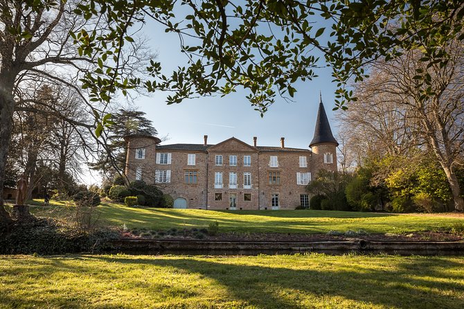 Cheese and Wine Accord Tour at Château de Champ-Renard - Walking the gardens and château grounds