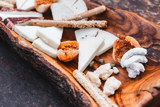 Cheese and Wine Tasting (Guided Tour INCLUDED) - The first 20 minutes in the folklore museum