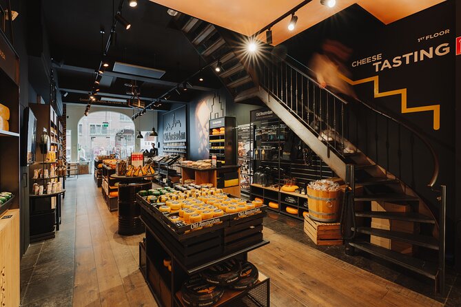 Cheese and Wine tasting in Amsterdam - The guides make the short format work
