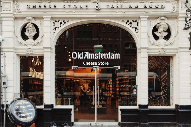 Cheese and Wine tasting in Amsterdam - Five cheeses, from young and mild to mature