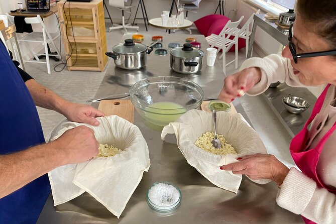 Cheese making workshop next to De Hallen, heart of Amsterdam - Adding herbs and color to your own cheese