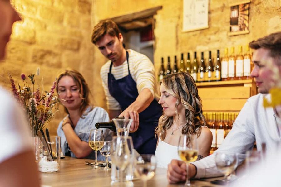 Cheese & Wine Tasting in Montmartre with Local Cheesemonger - Why this tasting works better than a basic cheese plate