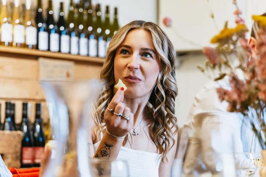 Cheese & Wine Tasting in Montmartre with Local Cheesemonger - How the two-hour tasting unfolds