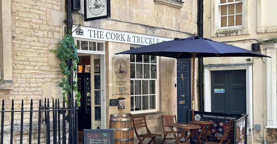 City of Bath: British Wine and Cheese Tasting Experience - Three British cheeses and a full snack board