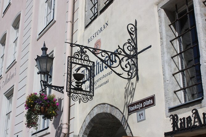 City tour and craft beers and cheeses at the local market - How much walking should you expect?