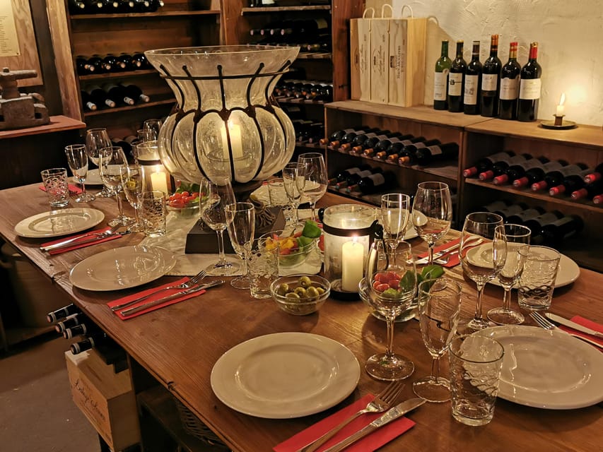Cologne-Nippes: Gourmet wine tasting with cheese platter - Dates and booking advice for 2026