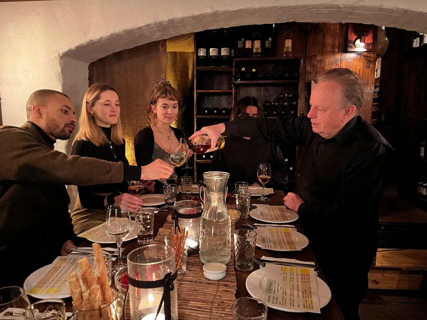 Cologne-Nippes: Gourmet wine tasting with cheese platter - What the food adds to the wine