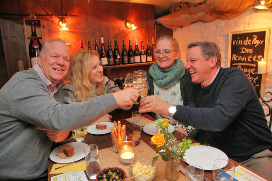 Cologne-Nippes: Gourmet wine tasting with cheese platter - Who will enjoy this tasting most