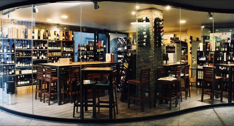 Como: Wine Tasting Experience with Cheese and Cold Cuts - Choosing Four Wines or Seven