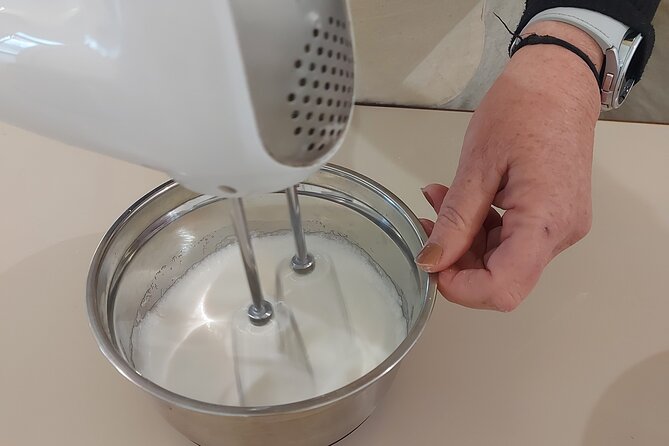 Cooking class with Pasta, mozzarella and Tiramisu with wine - Timing, group size, and planning tips